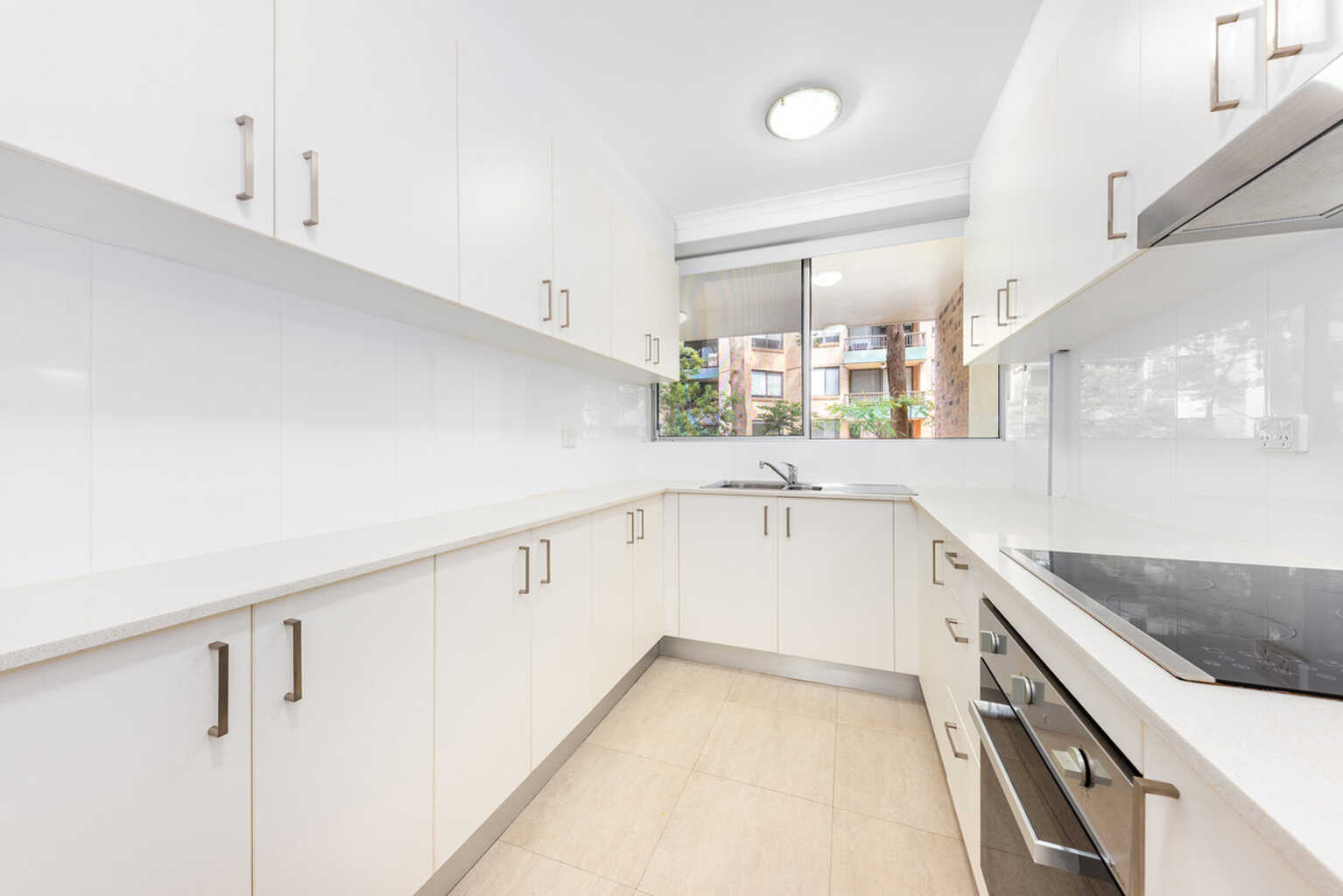 16/2 Parkside Lane Chatswood 16/2 Parkside Lane Chatswood